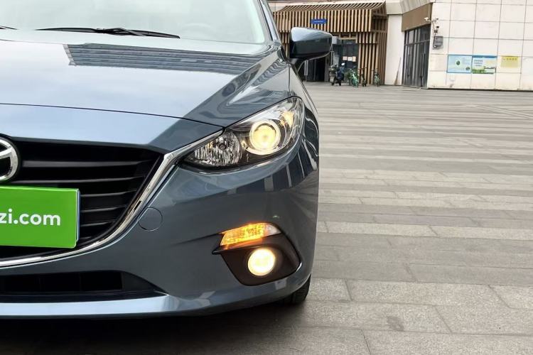 Used Mazda Mazda 3 Axela 2014 Sedan 1.5L Automatic Luxury Model