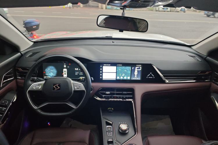 Used SOL X8 PLUS 2023 1.5 TGDI DCT Smart Edition 7-Seater