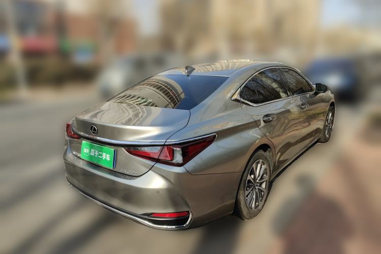 Used Lexus ES 2022 200 Excellence Edition
