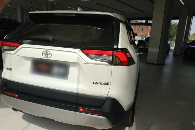 Used Toyota RAV4 2022 2.0L CVT Two-Wheel Drive Fashion Plus Edition
