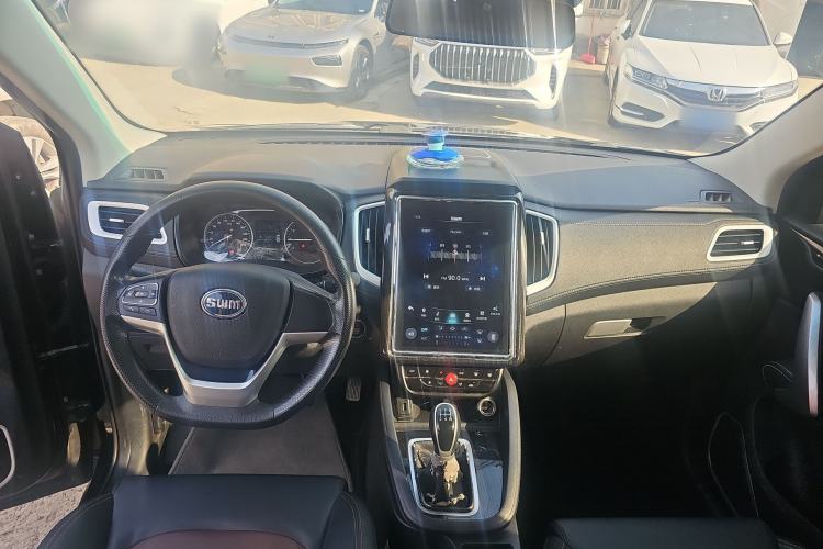 Used SWM X7 2020 2.0L Manual Comfort Version 7 Seats
