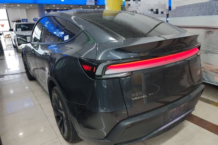 Used Tesla Model Y 2025 Long-Range All-Wheel Drive First Edition Exterior 2