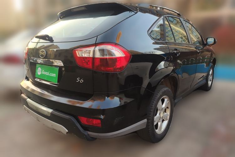 Used BYD S6 2013 Platinum Edition 2.0L Manual Luxury Model
