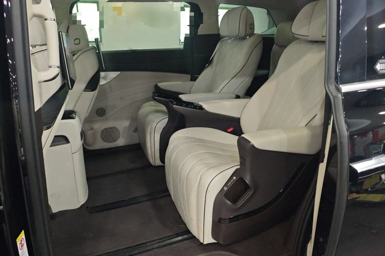 Used Denza D9 2024 DM-i 980 Four-Wheel Drive Flagship Model
