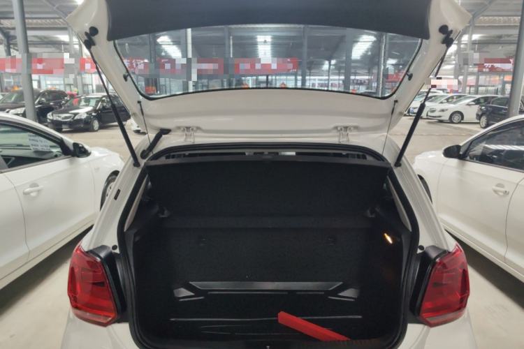 Used Volkswagen Polo 2016 1.6L Automatic Comfort Model Trunk