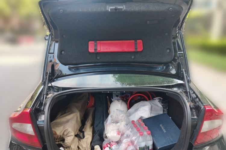 Used Volvo S80L 2011 2.0T ZhiZun Edition Trunk