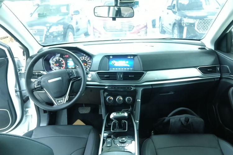 Used Haval H6 2018 Red-Label Sport Edition 1.5T Automatic Two-Wheel Drive Elite Model Center Console