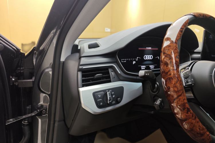 Used Audi A4L 2023 40 TFSI Fashion Dynamic Model
