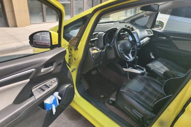 Used Honda Fit 2014 1.5L EXLI CVT Leading Model Driver Seat