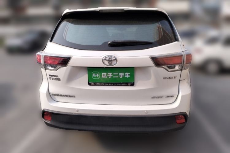 Used Toyota Highlander 2017 2.0T Four-Wheel Drive Luxury Edition 7 Seats Rear