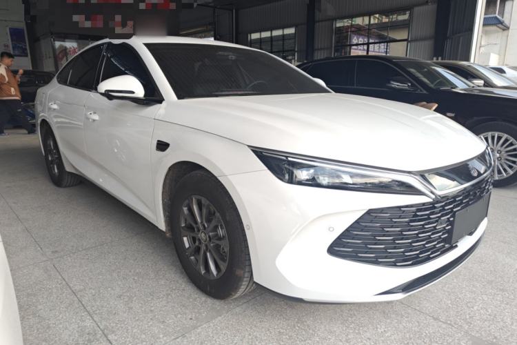 Used BYD Qin L 2025 DM-i Smart Drive 80KM Leading Model Front Right 45 Deg