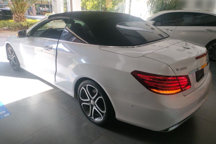 Used Mercedes-Benz E-Class 2014 E 260 Convertible Coupe Rear Left 45 Deg