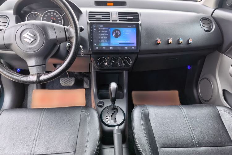 Used Suzuki Swift 2016 1.5L Automatic Fashionable Coolplay Edition Center Console