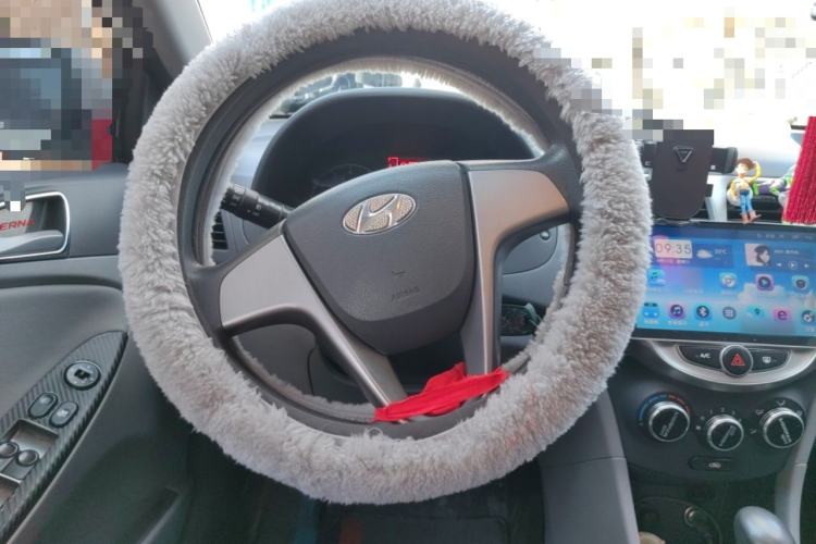 Used Hyundai Verna (older generation) 2014 1.4L Automatic Smart GLS Steering Wheel