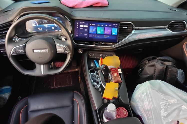 Used Haval F7 2021 2.0T Two-Wheel Drive i-Van Center Console