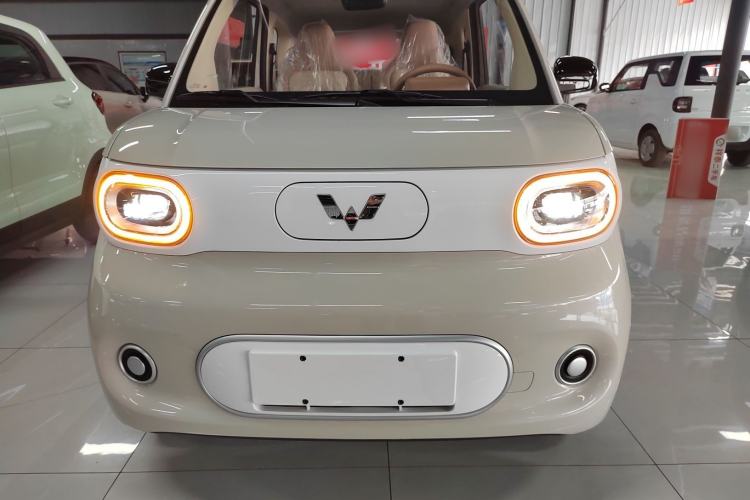 Used Wuling Hongguang MINIEV 2024 3rd Generation 215km Youth Edition Front