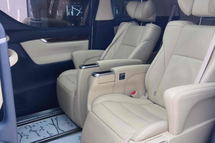 Used Toyota Alphard 2019 Dual-Engine 2.5L Luxury Edition