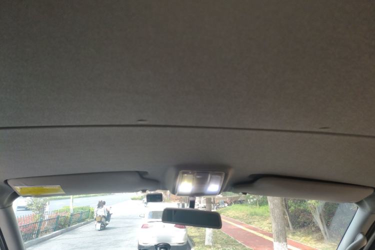 Used SAIC MAXUS Xintu V80 2021 2.0T PLUS Manual City Edition Short Wheelbase Ultra-Low Roof 5/6 Seats
