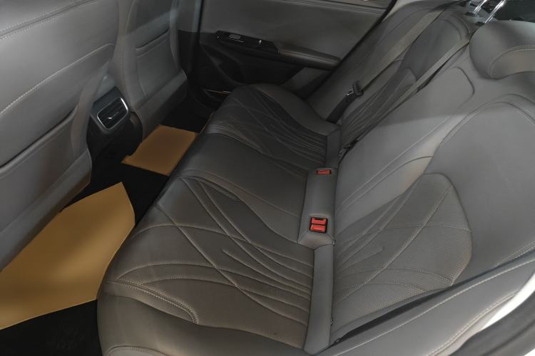 Used Geely Galaxy L6 2025 EM-i 140km Long-Range Version
