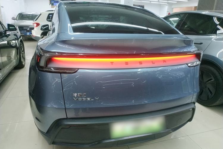 Used Tesla Model Y 2025 Rear-Wheel-Drive Version