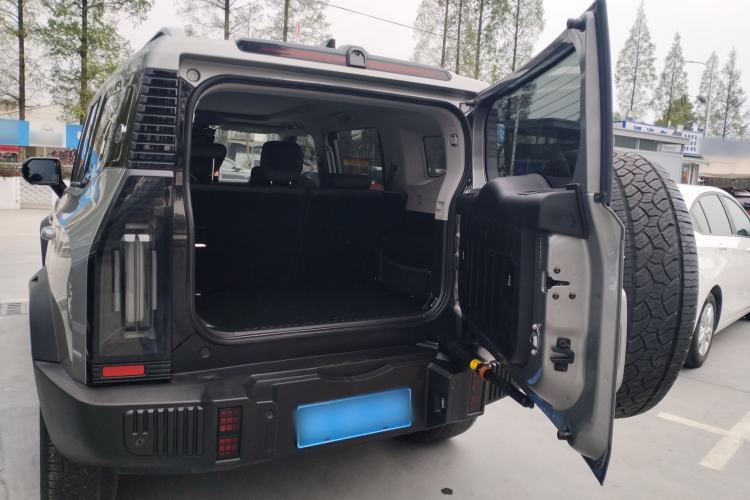 Used JETOUR Traveler 2023 2.0T Four-Wheel Drive Conqueror Trunk