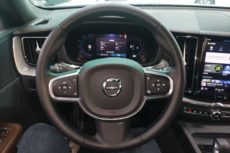 Used Volvo XC60 2023 B5 4x4 Smart Luxury Edition