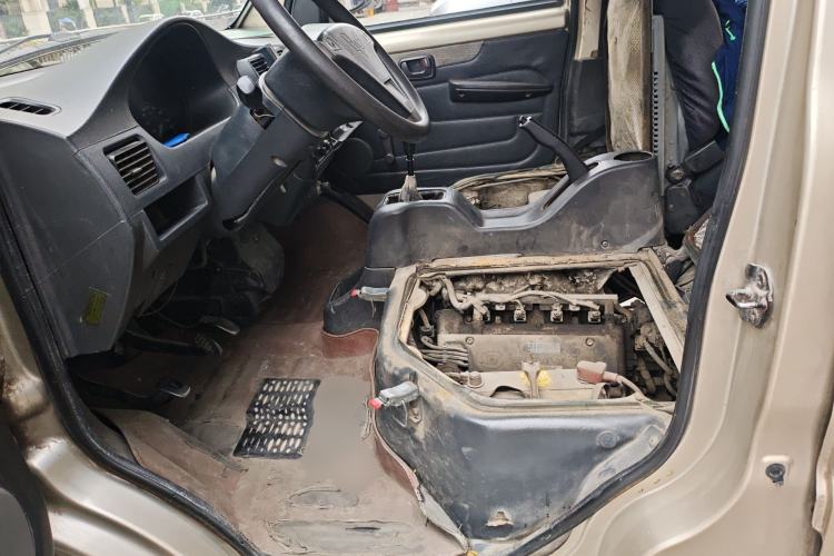 Used Wuling Rongguang 2011 1.2L Base Version
