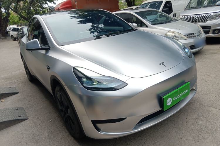 Used Tesla Model Y 2023 Rear-Wheel-Drive Version Front Right 45 Deg