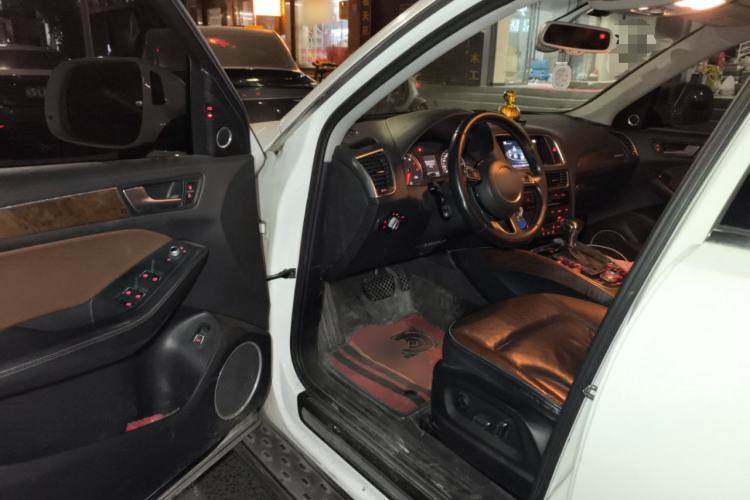 Used Audi Q5 2017 Plus 40 TFSI Comfort Model
