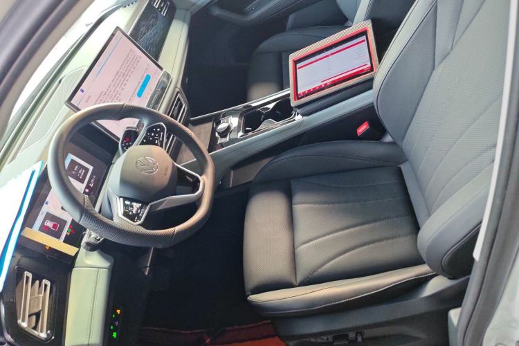 Used Volkswagen Tiguan L 2024 PRO 330TSI Two-Wheel Drive Smart Drive Edition
