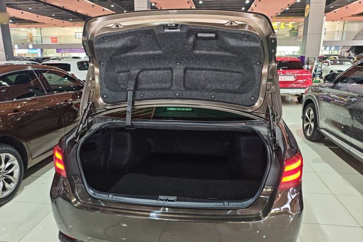 Used Toyota Crown 2015 2.0T Fashion Edition
