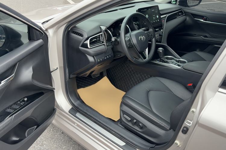 Used Toyota Camry 2021 2.0G Luxury Edition
