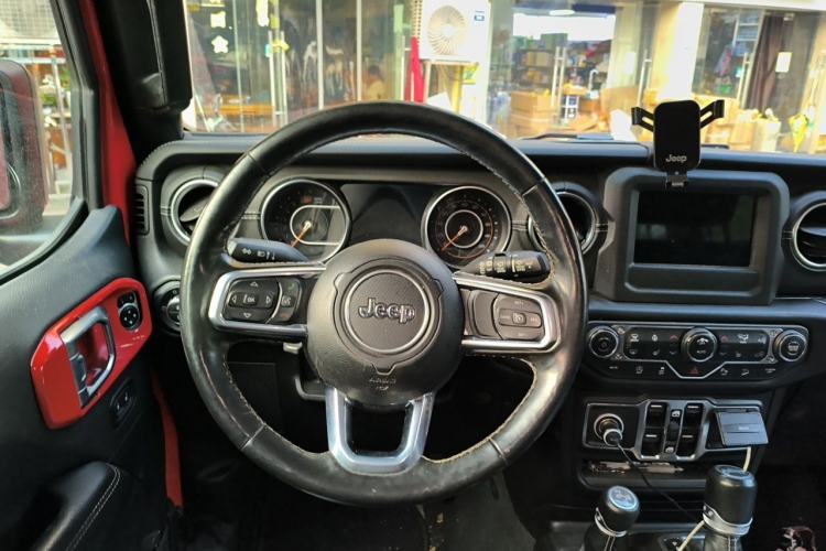 Used Jeep Wrangler 2019 2.0T Sahara Four-Door Version China VI Emission Standard
