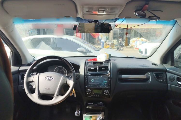 Used Kia Sportage 2012 2.0L Manual Two-Wheel Drive GLS Center Console