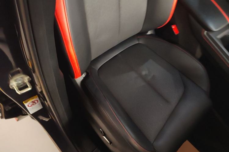 Used CHANGAN OSHAN Z6 2022 Blue Whale 1.5T DCT Smart Navigation Model
