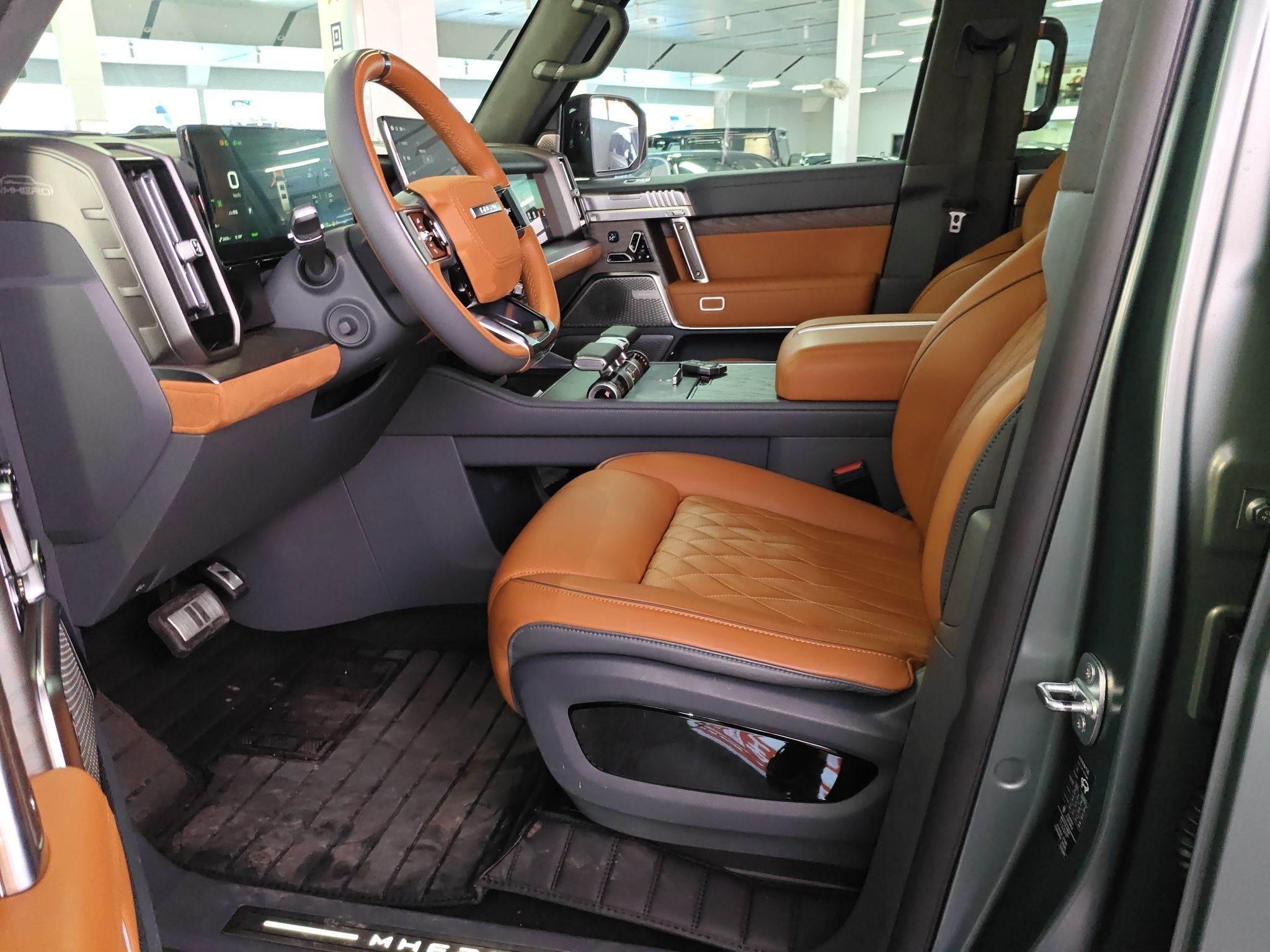 المقاعد الأمامية داخل السيارة