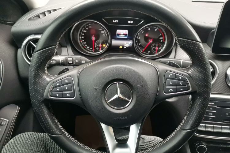 Used Mercedes-Benz GLA 2017 GLA 220 4MATIC Fashion Model
