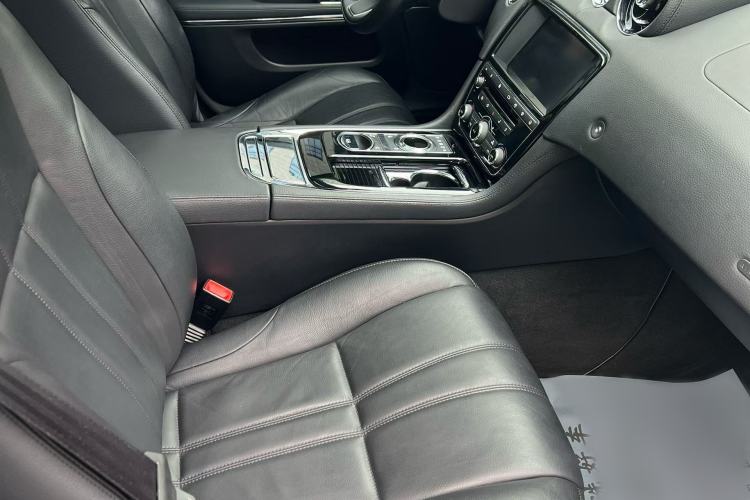 Used Jaguar XJ 2016 XJL 2.0T Two-Wheel-Drive Elegant Business Edition