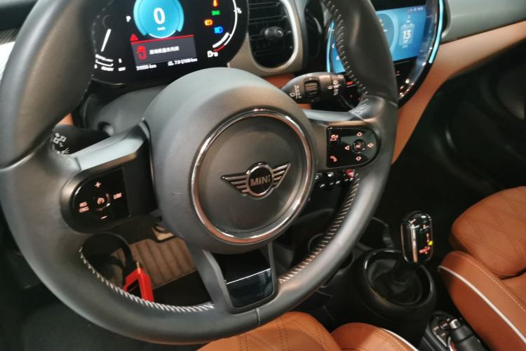 Used MINI MINI 2022 1.5T COOPER Artist
