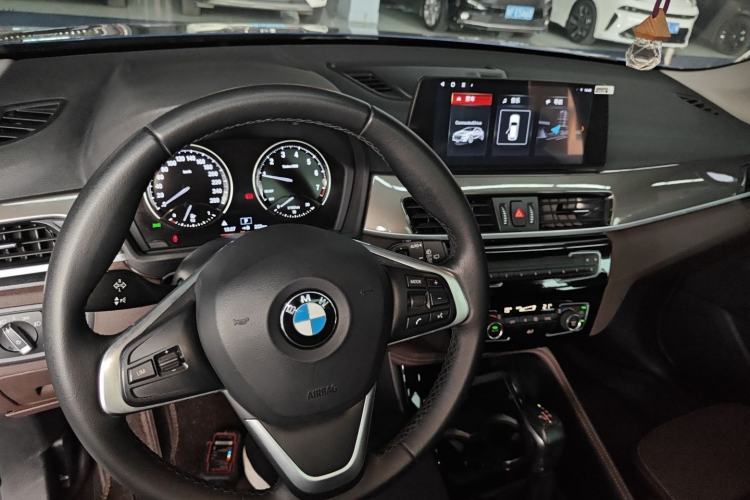 Used BMW X1 2019 sDrive18Li Premium Edition Center Console