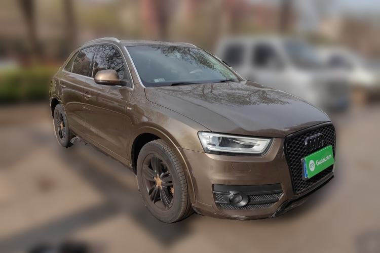 Used Audi Q3 2015 30 TFSI Comfort Model Front Right 45 Deg