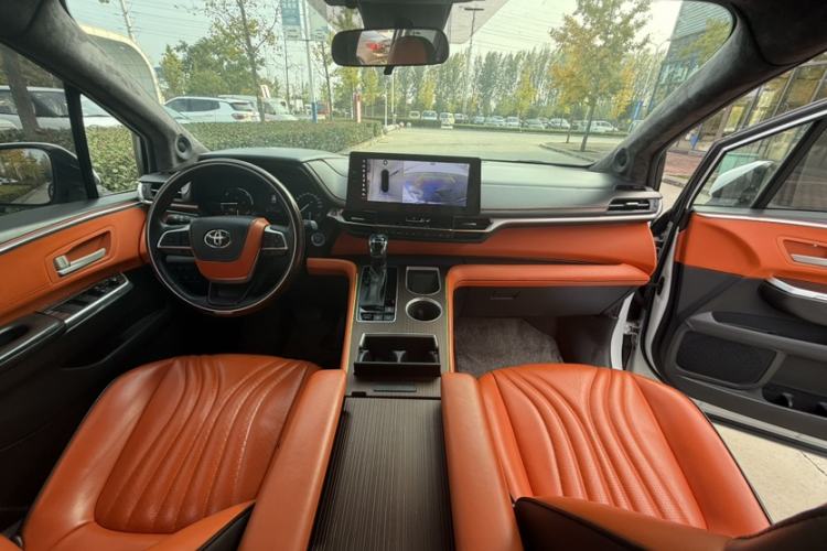 Used Toyota SIENNA 2023 2.5L Hybrid Comfort Edition
