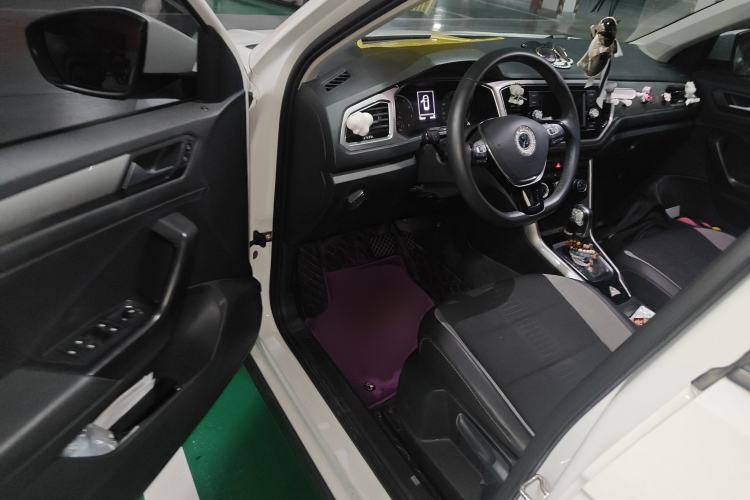 Used Volkswagen T-ROC 2018 230TSI DSG Two-Wheel Drive Advanced Version China V Standard