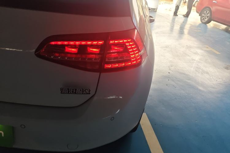 Used Volkswagen Golf 2017 1.6L Automatic Comfort Million-Vehicle Anniversary Edition