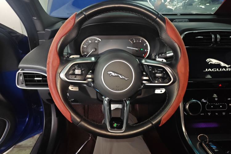 Used Jaguar XEL 2020 2.0T 200PS R-DYNAMIC Youth Sports Edition Steering Wheel