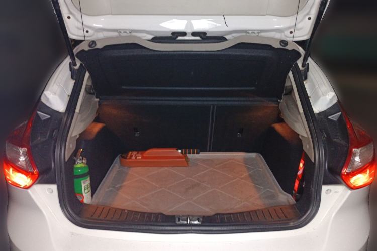 Used Ford Focus 2012 Hatchback 1.6L Manual Fashion Edition
