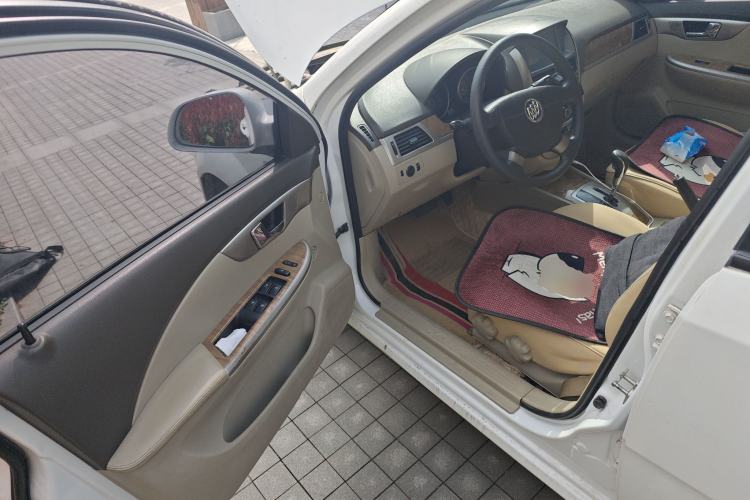 Used Buick Excelle 2015 1.5L Automatic Classic Model
