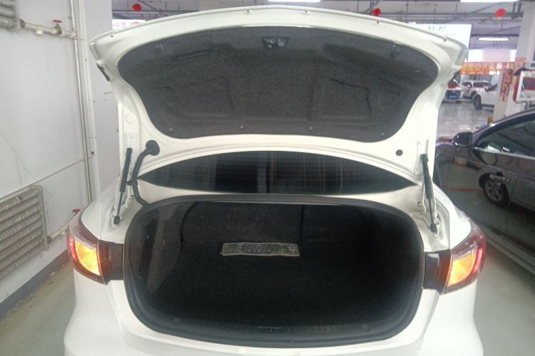 Used Mazda 3 2015 Sedan 1.6L Automatic Elite Model Trunk