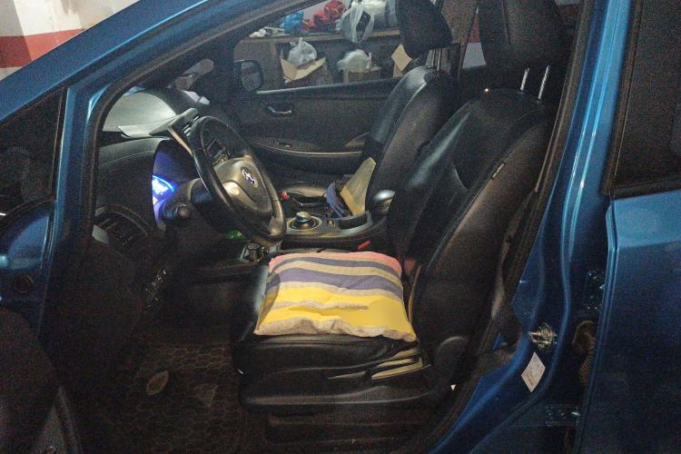 Used Venucia Leaf 2014 Lingfeng Edition 6.6 KW
