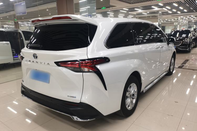 Used Toyota Granvia 2023 2.5L Hybrid Comfort Edition